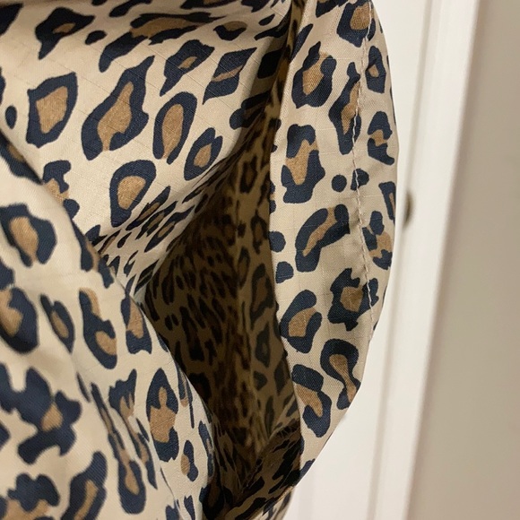 Children’s Place Girl’s Cheetah Windbreaker - Picture 4 of 7